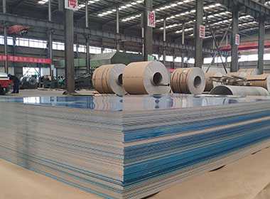 關(guān)于保溫鋁板三個(gè)重要的優(yōu)點(diǎn)